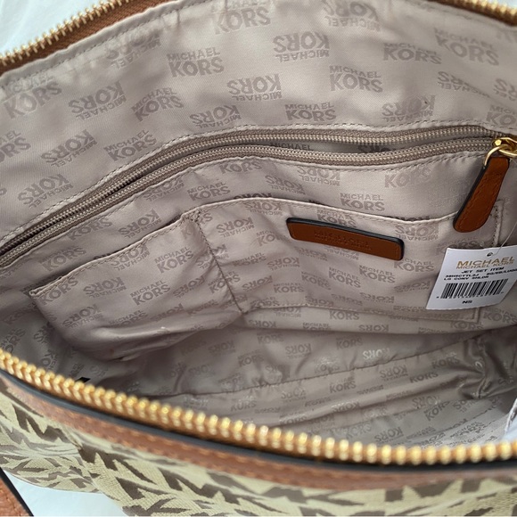Michael Kors Crossbody Bag - Picture 3 of 7